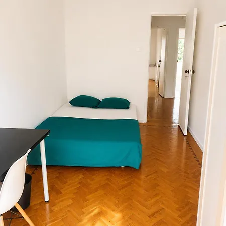 3 Bedroom In Benfica 아파트 리스본