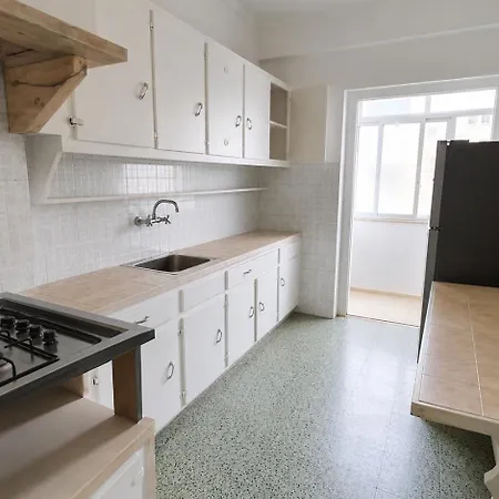3 Bedroom In Benfica 아파트 리스본