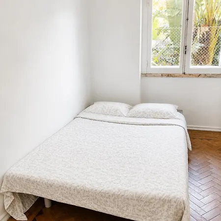 3 Bedroom In Benfica 아파트 *